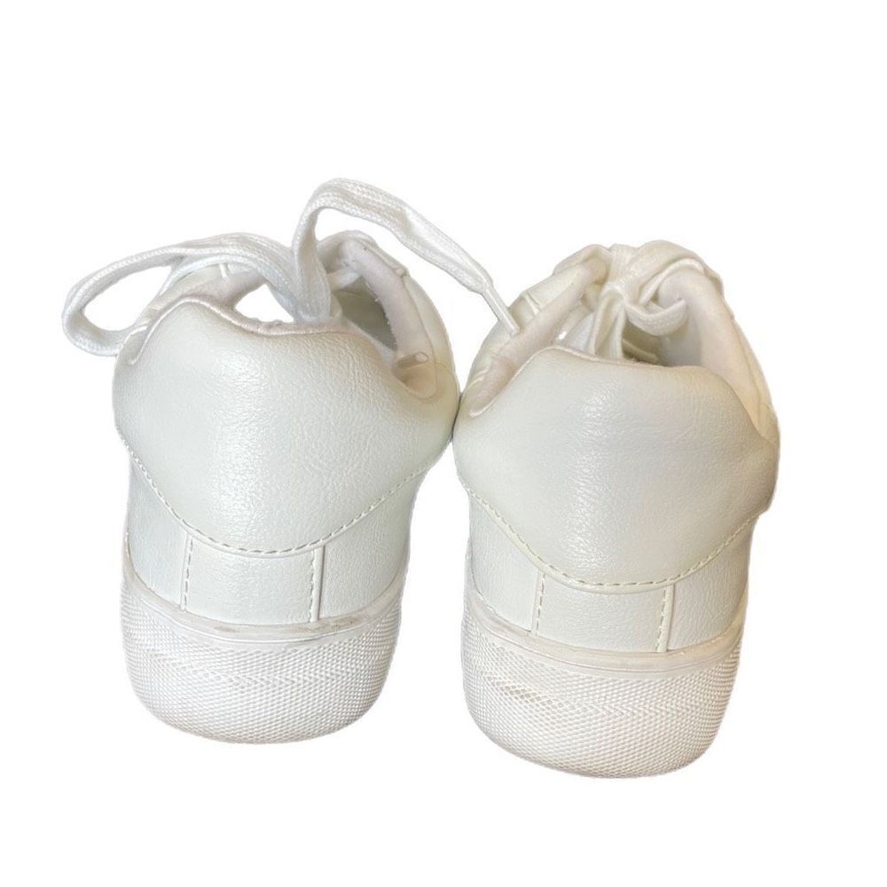 The Jenny White Solid Sneakers - Picture 5 of 7